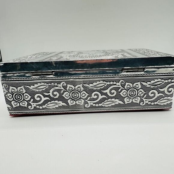 Buddha Embossed Aluminium Oxidized Jewellery Box - Picture 4 of 6